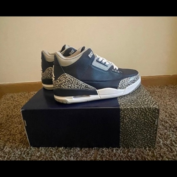 Jordan’s - Picture 2 of 4